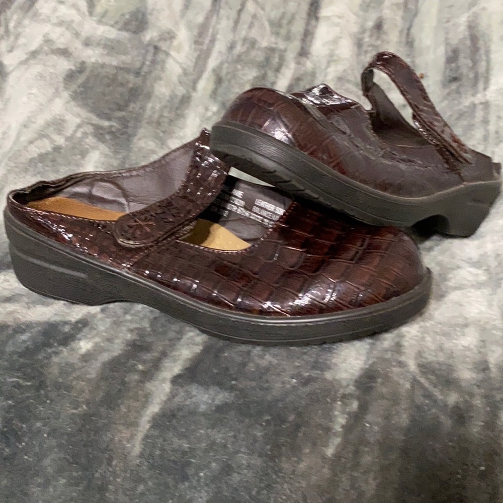Ladies shoes